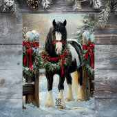 Schönes Shire Draft Horn und Kranz Weihnachten