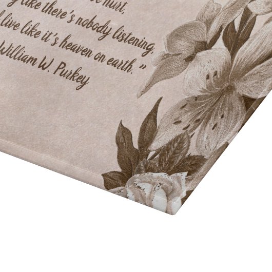 Schönes Sprichwort auf der Tafel mit Blumenglas Schneidebrett (Ecke)