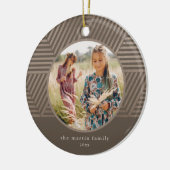 Schönes Taupe Geometric Pattern Foto Weihnachten Keramik Ornament (Links)