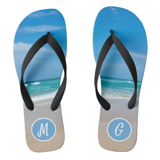 Schönes Tropical Beach & Sand Monogram Badesandalen (Fußbett)