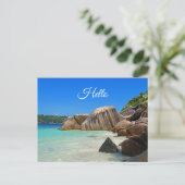 Schönes tropisches Meer mit einem Felsstrand Postkarte (Stehend Vorderseite)