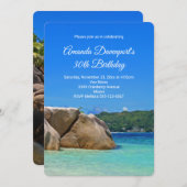 Schönes tropisches Meer mit einem Felsstrand zum G Einladung (Vorne/Hinten)