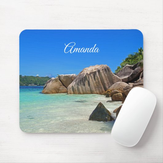 Schönes tropisches Meer mit felsenbedeckter Küste Mousepad (Mit Mouse)