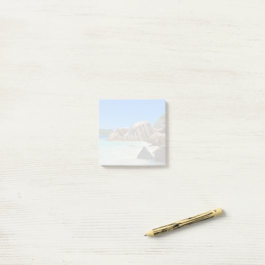 Schönes tropisches Meer mit felsenbedeckter Küste Post-it Klebezettel (Auf Schreibtisch)