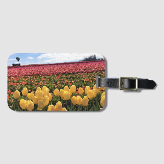 Schönes Tulip Field mit Heißluftballon, Oregon Gepäckanhänger (Vorderseite (Horizontal))