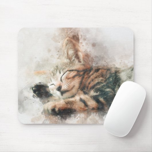 Schönes und niedliches Kätzchen, das eine Wasserfa Mousepad (Mit Mouse)