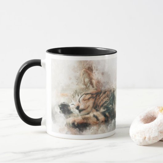 Schönes und niedliches Kätzchen, das eine Wasserfa Tasse (Mit Donut)