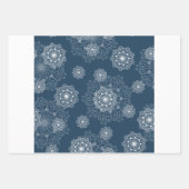 schönes Verpackungspapier mit Schneeflocken im Win Geschenkpapier Set (Vorderseite)