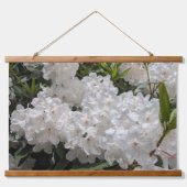 Schönes Weiß Rhododendron Blooms Bloral Wandteppich Mit Holzrahmen (Vorne)