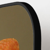 Schönes weißes Bündchen Kaique Parrot Posing Pickleball Schläger (Linke Seite)