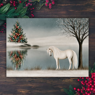Schönes weißes Pferd an einem Winterweihnachtssee Feiertagskarte