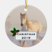 Schönes Weißes Pferd Galloping im Schnee Keramik Ornament (Vorne)