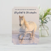 Schönes Weißes Pferd Galopp im Schnee Rustikal Einladung (Stehend Vorderseite)