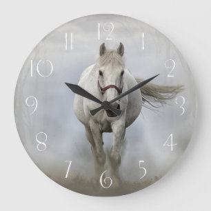Schönes weißes Pferd mit Nebel Große Wanduhr