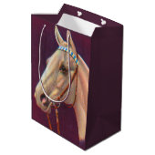 schönes weißes Pferd Mittlere Geschenktüte (Rückseite Schrägansicht)