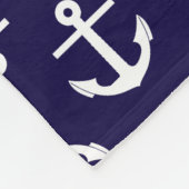 Schönes weißes und blaues Nautic Anchor Muster Fleecedecke (Ecke)