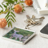 Schönes weißschwanziges Hirsch im Feld Schlüsselanhänger (Seite)