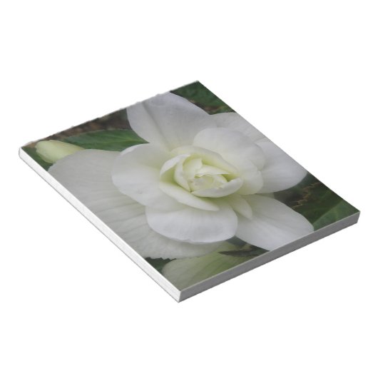 Schönes Whitepaper Notizblock (angewinkelt)