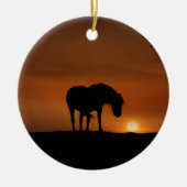 Schönes Wildes Pferd im Sonnenaufgang Keramik Ornament (Vorne)