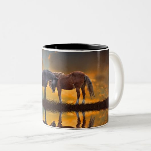 Schönes Wildpferd und Western Zweifarbige Tasse (VorderseiteRechts)