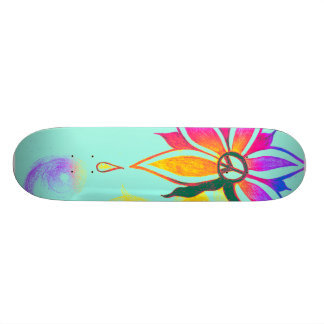 Schönheit innerhalb des Friedensskatebord Skateboard