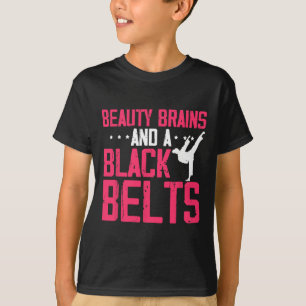 Schönheit Verstand und schwarzer Gürtel inspiriere T-Shirt