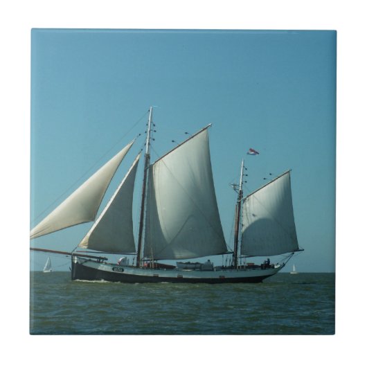 Schooner in Meer Fliese (Vorderseite)