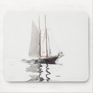 Schöoner mit zwei Masten mit Dory von Winslow Home Mousepad