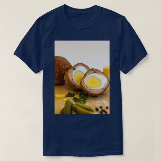 Schottische Eier auf Holzplatter T-Shirt (Design vorne)