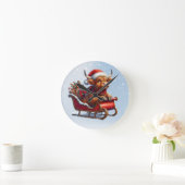 Schottische Hochlandkuh in Schlitten Runde Wanduhr (Zuhause)