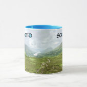 Schottische Kalligrafie mit den Highlands Mountain Tasse (Zentrum)