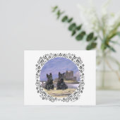 Schottische Terrier auf der Burg Eilean Donan Postkarte (Stehend Vorderseite)