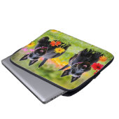 Schottische Terrier in Gras und Blume Laptopschutzhülle (Vorne Knopf)