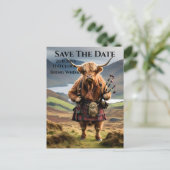 Schottischer Highland Cow Bagpiper, Save the Date Postkarte (Stehend Vorderseite)