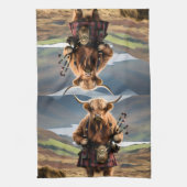 Schottischer Highland Cow Dudelsackpfeifer,  Geschirrtuch (Vertikal)
