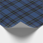 Schottischer Klerusblauer Schwarz-weißer Tartan Geschenkpapier (Ecke)