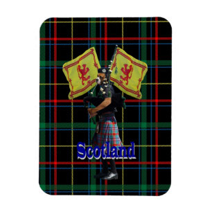 Schottischer Pfeifer auf Tartan Magnet