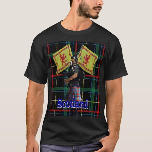 Schottischer Pfeifer auf Tartan T-Shirt (Vorderseite)