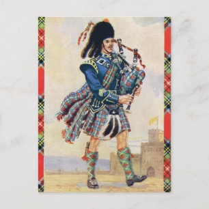Schottischer Pfeifer, das Schwingen des Kilts Postkarte