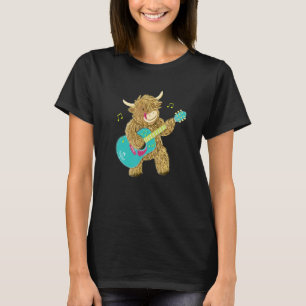 Schottisches Highland-Rind spielt Gitarre T-Shirt