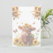 Schottisches Hochland-Kalb und Sonnenblumen Einladung (Stehend Vorderseite)
