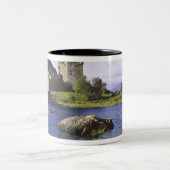 Schottland, Highland, Wester Ross, Eilean Donan 2 Zweifarbige Tasse (Mittel)