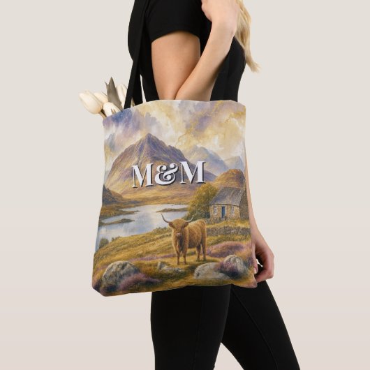 Schottland Highlands Ästhetik, Monogramm Modern Tasche (Von Nahem)