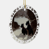 Schottland in Surreal Winter Night Keramik Ornament (Rechts)