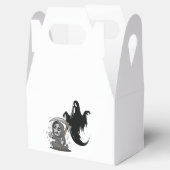 Schrecklicher grimmiger Sensenmann und Geist. Geschenkschachtel (Geöffnet)