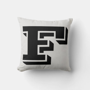 SCHREIBEN VON MONOGRAM PILLOW KISSEN
