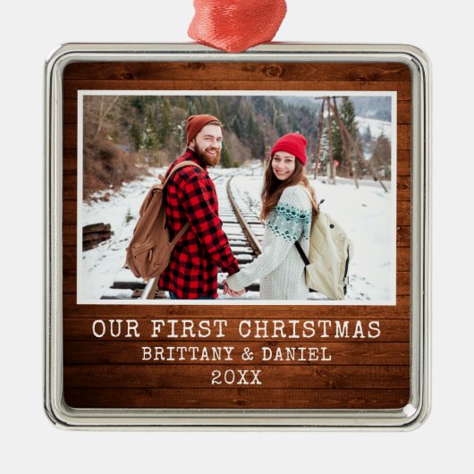 Schreibmaschine Schriftart Rustic Wood Couple Erst Ornament Aus Metall (Vorne)