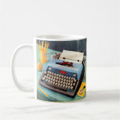 Schreibmaschine und Bild der 50er Jahre Kaffeetasse (Links)
