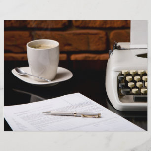 Schreibmaschine und eine Tasse Kaffee Flyer