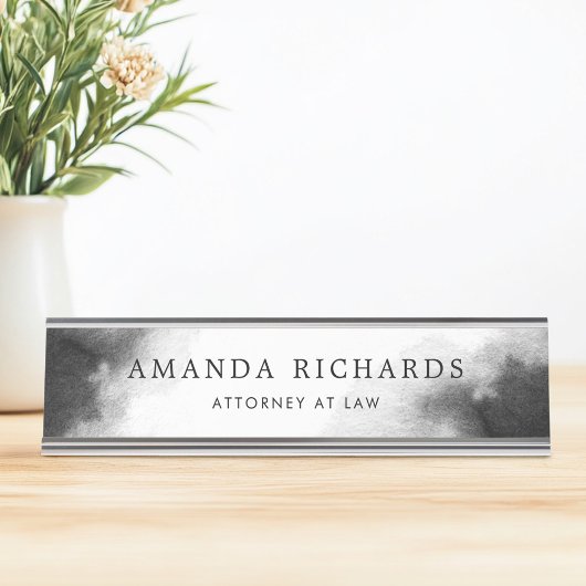 Schreibtisch mit dunkelgrauem Schreibtisch und Sch Schreibtischnamensplakette